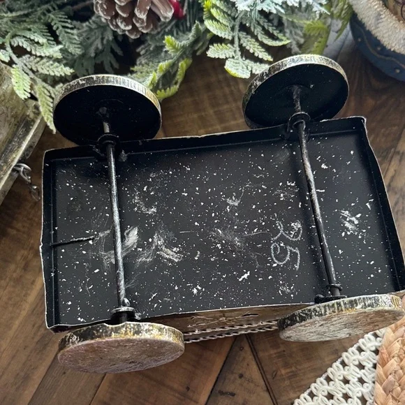 Vintage Metal Train Decor - Picture 4 of 13